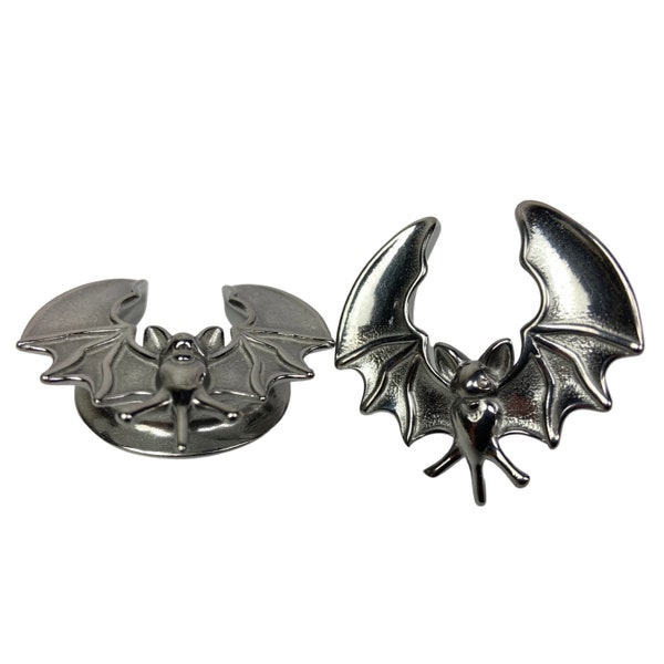 Pair of 316L Steel Saddles with Vampire Bat (PS-298) - 0g, 00g, 1/2, 9/16, 5/8, 3/4, 7/8, 1 inch