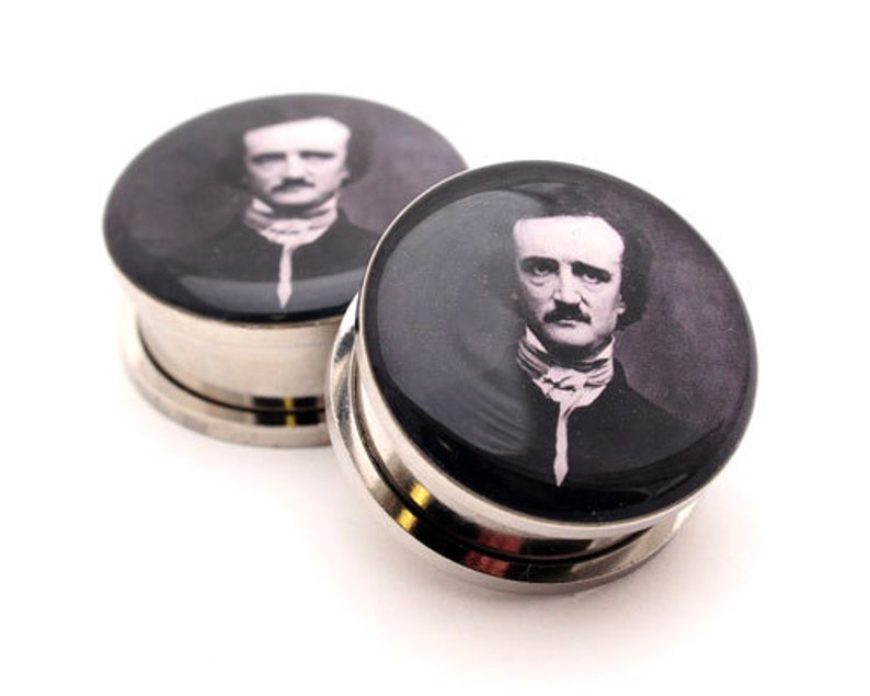 Medidores de enchufes de imágenes de Edgar Allan Poe: 16 g, 14 g, 12 g, 10 g, 8 g, 6 g, 4 g, 2 g, 0 g, 00 g, 7/16, 1/2, 9/16, 5/8, 3/4, 7/8 , 1 pulgada imagen 1