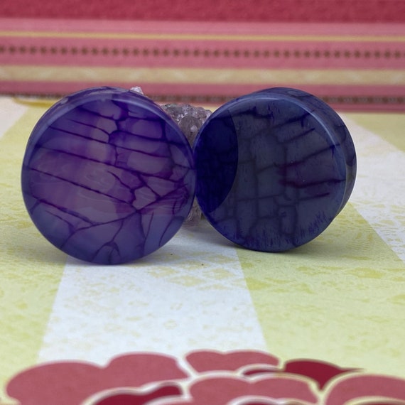 Purple Dragon Vein Agate Stone Plugs (STN-740) - 2g, 0g, 00g, 7/16&quot;, 1/2&quot;, 9/16&quot;, 5/8&quot;, 3/4&quot;, 7/8&quot;, 1&quot;.
