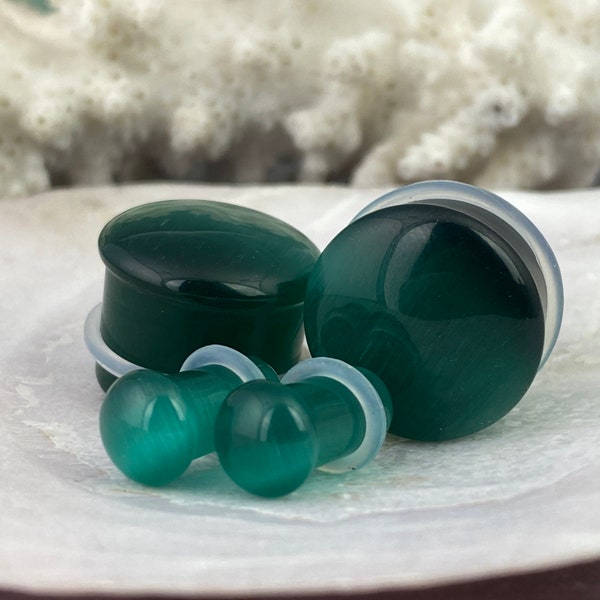 Teal Cat Eye Single Flare Plugs With Clear O-ring (STN-743) - 6g, 4g, 2g, 0g, 00g, 1/2", 9/16", 5/8".