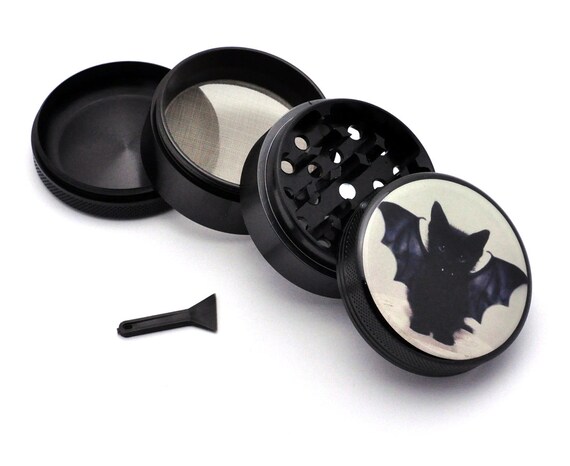 Black Aluminum Alloy Vampire Cat Picture Grinder Herb Grinder