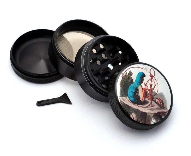 Black Aluminum Alloy Alice Style 4 Picture Grinder Herb Grinder