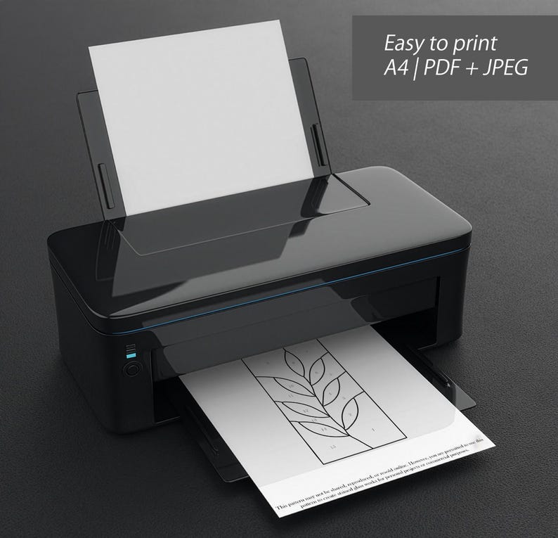 K&ouml;nnte beinhalten: Ein schwarzer Desktop-Drucker mit einem leeren Blatt Papier im Einzug und einem ausgedruckten Blatt mit einem Linienmuster in Form eines Blattes im Ausgabefach. Der Text "Easy to print A4 | PDF + JPEG" steht in einem grauen Kasten dar&uuml;ber.