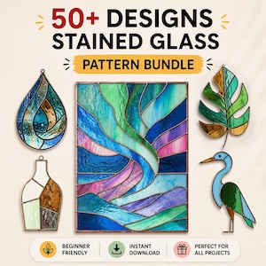Puede incluir: La imagen presenta una colección de diseños de vidrieras, incluyendo una gota, un panel rectangular, una hoja, un jarrón y un pájaro. Los diseños muestran colores como azul, verde, rosa y dorado. El texto dice "50+ DESIGNS STAINED GLASS PATTERN BUNDLE".