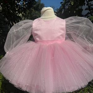 Adorable Pink Tulle Dress for Baby Girls - Soft Mesh, Sparkly Design, Perfect for Parties and Special Occasions