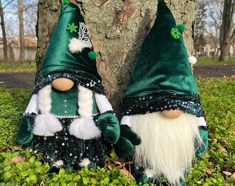 Set of 2 Handmade Green Christmas Gnomes – Velour Scandinavian Tomte Couple, Nordic Winter Elf Decor, Holiday Gift Set
