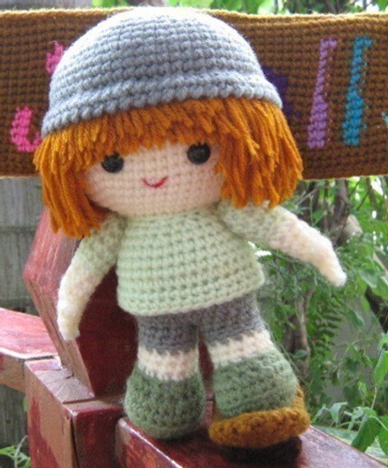 Kevvy the Skater, Amigurumi crochet pattern in English and German image 2