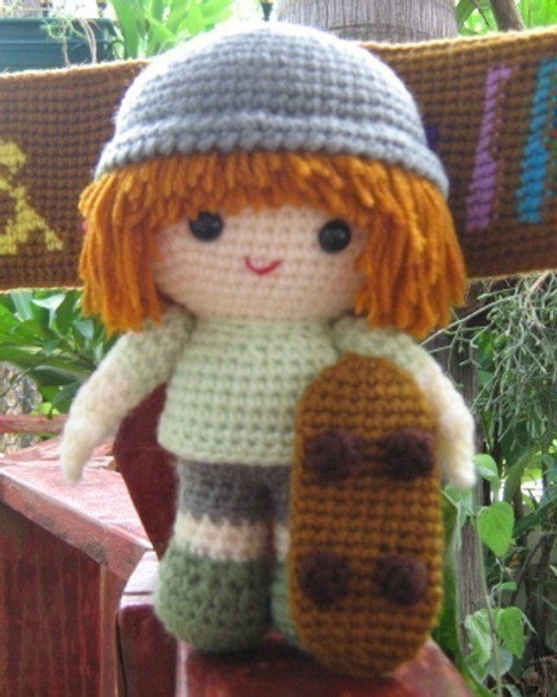 Kevvy the Skater, Amigurumi crochet pattern in English and German image 4