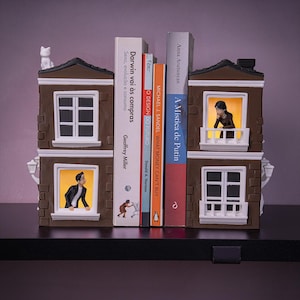 Romance in Between Bookend – Elegant, Romantic Book Organization for Stylish Home Decor