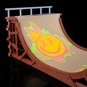 Obstáculo de skate Half-Pipe impresso em 3D | Rampa de parque de skate em miniatura personalizável | Halfpipe de fingerboard para manobras | Presente para skatistas