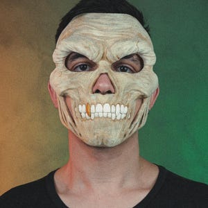 Vile Skull Halloween Mask: Sinister Realistic Design