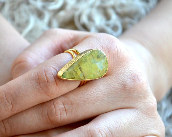 Teardrop Green Stone Ring, Pear Shape Adjustable Statement Jewelry, Minimal Natural Gem Gift for Her