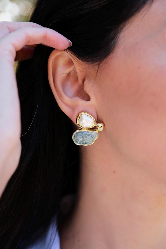 Gold Artistic Drop Earrings , Mother of Pearl & Swirl Resin Statement Earrings,Handmade Bold Jewelry for Women,Gift for Her