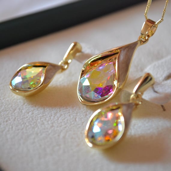 Gold Iridescent Teardrop Jewelry Set, Bridal Wedding Necklace & Earrings with Pearl Detail