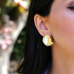 Gold Mother of Pearl Stud Earrings,Perfect Gift for Her, Wedding or Everyday Jewelry, Bridesmaid Earrings, Mother&#39;s Gift , Elegant Jewelry