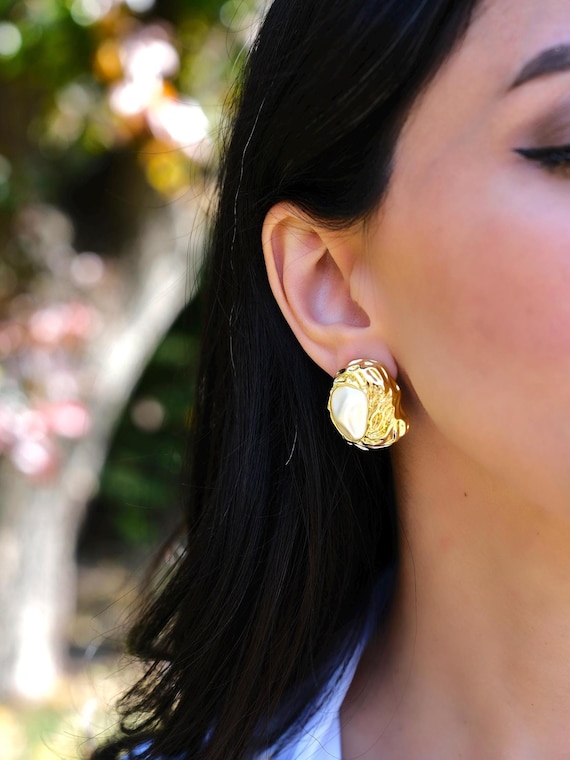 Gold Mother of Pearl Stud Earrings,Perfect Gift for Her, Wedding or Everyday Jewelry, Bridesmaid Earrings, Mother's Gift , Elegant Jewelry