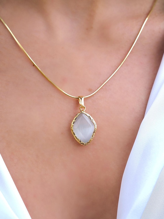Moonstone Pendant Necklace, Minimalist Gold Jewelry,June Birthstone Gift,Elegant Dainty Necklace for Her, Gemstone Pendant,