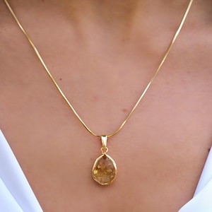 Minimalist Citrine Necklace, Dainty November Birthstone Jewelry, Yellow Gemstone Pendant, Citrine Necklace, Healing Crystal Gift for Her