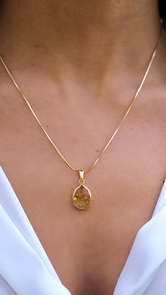 Minimalist Citrine Necklace, Dainty November Birthstone Jewelry, Yellow Gemstone Pendant, Citrine Necklace, Healing Crystal Gift for Her