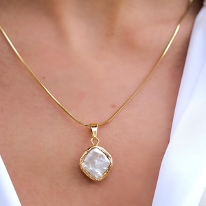 Dainty Pearl Necklace, Simple Pearl Necklace, Gold Necklace,Bridesmaid Gift, Pearl Pendant, Minimalist Pearl Gift for Her, Mother's Day Gift
