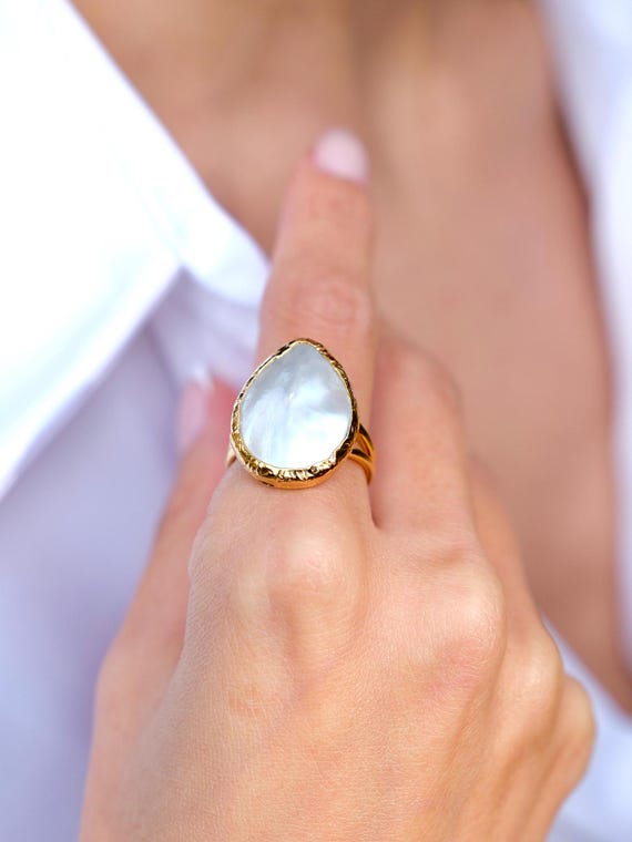 Pearl Ring • Mother of Pearl Ring • Adjustable Gold Ring • Boho Jewelry • Dainty Shell Ring • Gift for Her • Handmade Crystal Ring