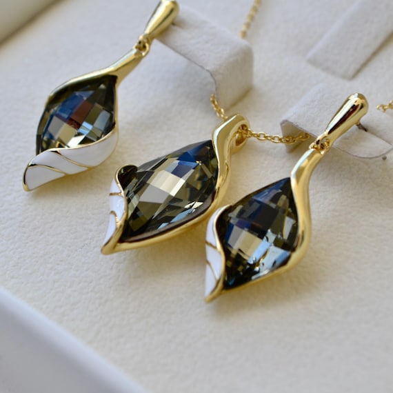 Gold Crystal Jewelry Set, Sculptural Drop Earrings and Pendant Necklace, Elegant Statement Matching Set, Minimal Evening Gift for Her