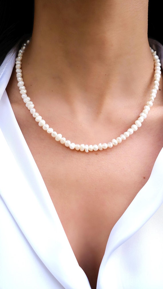Dainty pearl necklace, Wedding jewelry, Fine jewelry, June birthstone, Minimal Wedding Jewelry, Gift for Her, Bridesmaid Pendant