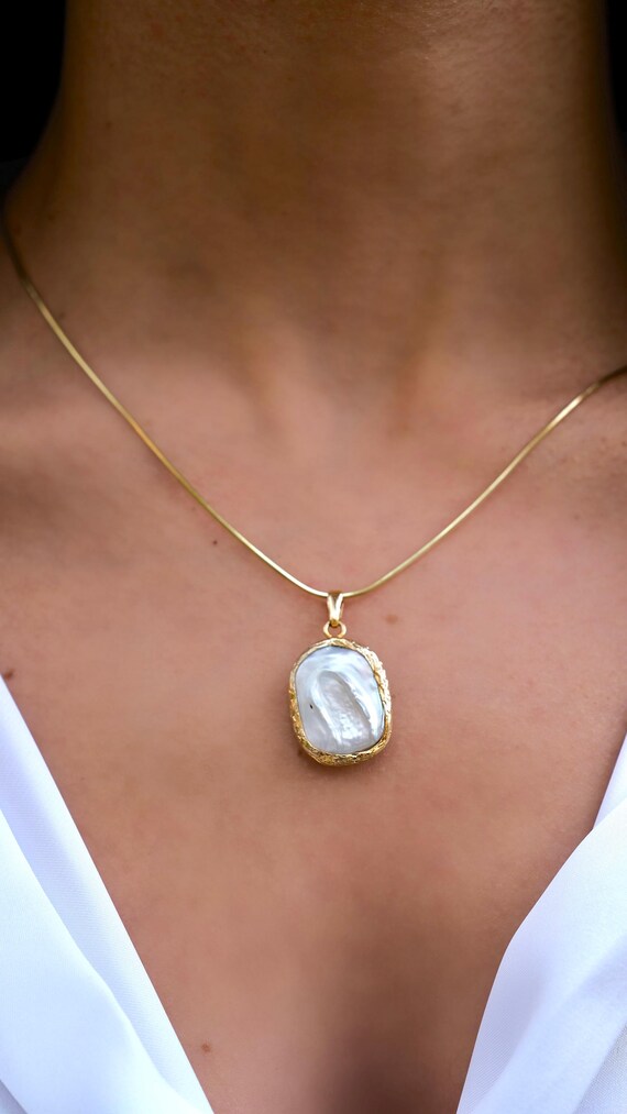 Pearl Pendant , Dainty Necklace , Anniversary women gifts , Bridal Pearl Necklace,Gift for Her, Mother's Day Gift, June birthstone necklace.