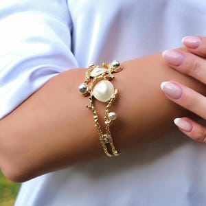 Gold Baroque Pearl Bracelet,Nature-Inspired Cuff Bracelet for Women,Handmade Statement Jewelry,Elegant Gift for Her, Fine Jewelry