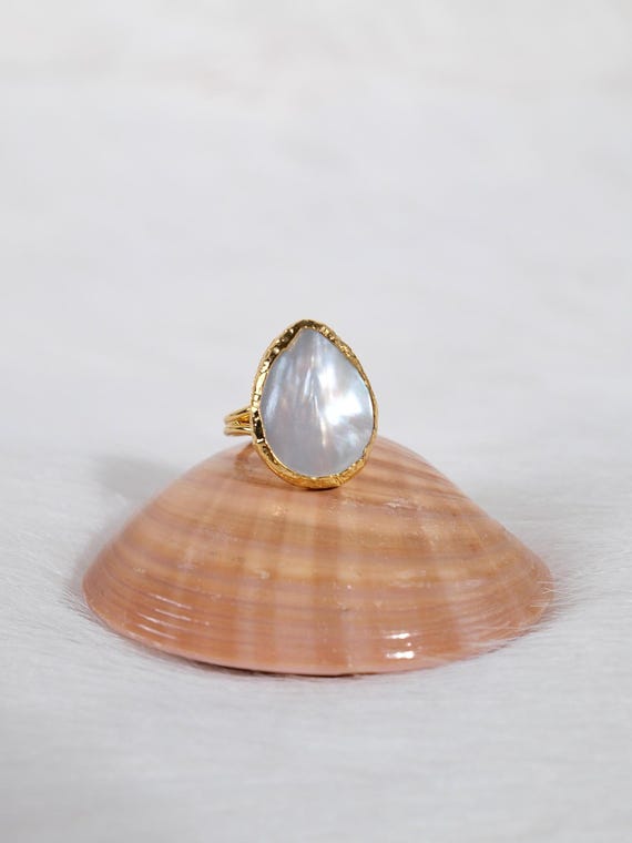 Gold-Plated Brass Ring with Mother of Pearl, Elegant Handmade Jewelry, Fine Jewelry, Adjustable Ring, Statement Ring, Bridal & Wedding Rings