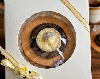 Biscotti Sable Cameo al cioccolato bianco, confezione regalo di biscotti gourmet, biscotti eleganti fatti a mano, dessert artistico commestibile, prelibatezza di lusso, set da 2