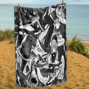 Dark Color Sneakers Towel, Black Sneakers, Gray Shoes, Urban Fashion, Athleisure, Unisex Shoes, Streetwear, Trendy Sneakers Patterned Towel