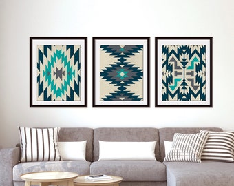 Navajo Indian inspiré Geometric Patterns (Series F3) Ensemble de 3 - Art Prints (Navy, Ocean Blue, River Rock on Tan Stone) Botanical Print Set