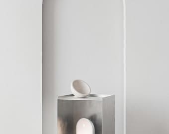 Mesas de centro de aluminio con espacio de almacenamiento. Por favor, compruebe las dimensiones antes de realizar el pedido.