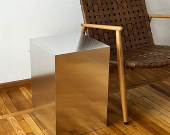 Mesitas auxiliares de aluminio. Por favor, compruebe las medidas antes de realizar el pedido.