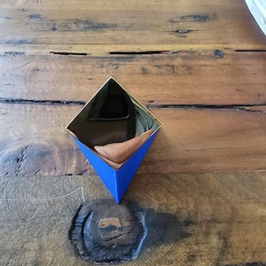Cubo in ottone finitura a specchio ordine speciale