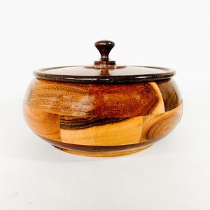 Träskål med lock – Chapati/Tortilla/Naanbröd/Rotivärmare – Handgjord – Hantverksmässigt tillverkad