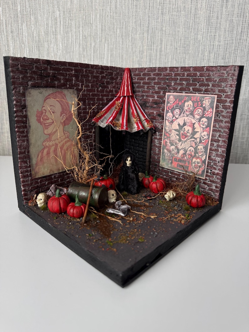 Haunted Carnival Diorama – Spooky Halloween Miniature With Pumpkins and ...