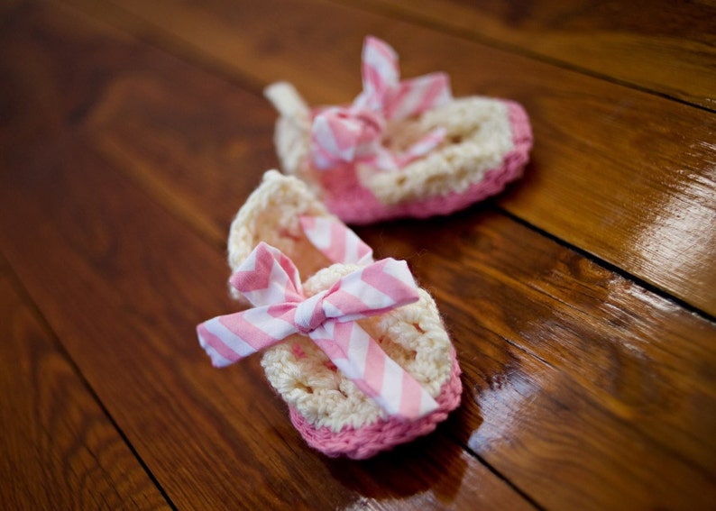 Baby Sandals Crochet Pattern image 1