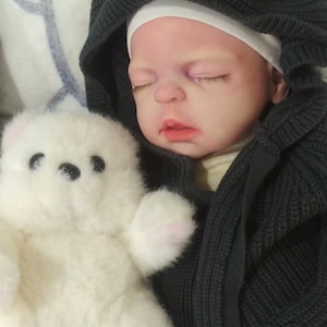 Realistic Silicone Baby Doll Full Body Super Flexible Available as Boy or Girl,Lifelike cute doll gift set