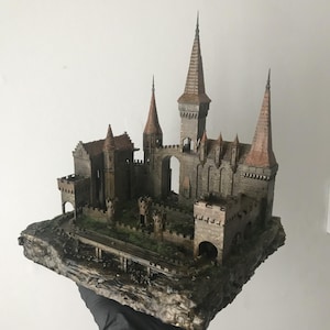 Resident Evil Dorf Schloss Puzzle Spiel Büste! Dimitrescu Labyrinth