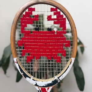 Red Crab Embroidery Vintage Tennis Racket Wall Art – Handcrafted Nautical String Art – Rustic Sports Decor