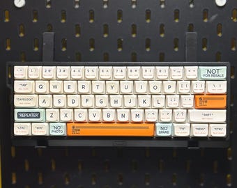 Keyboard Display Set (3 pcs) for IKEA SKÅDIS pegboard – 3D Printed Pegboard Holder