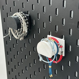 Armbandshållare för IKEA Skadis Pegboard (2 st) – Praktisk och färdig att använda smyckeförvaring