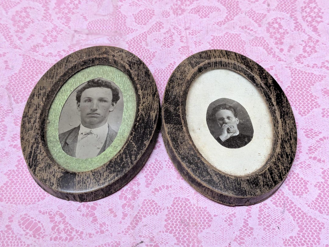 Antique Oval Wood Frames With Early 1900's Couple - Solemn Look - Etsy