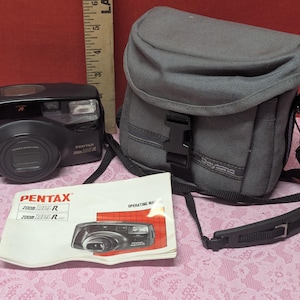 Vintage PENTAX Zoom 105-R Vintage 35mm Camera with Operating Manual and Camera Bag