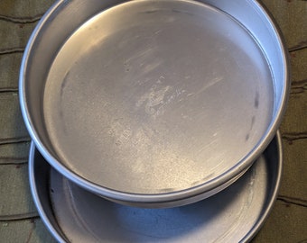 Vintage Magic Line 9" x 2" Aluminum Cake Pans - Made in USA