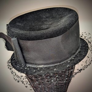 Vintage Union Made Ladies Grey Felt Hat with Ribbon Tie Vintage Ladies gray Wool Hat w/ Ribbon Bow- Union Made  main image 4