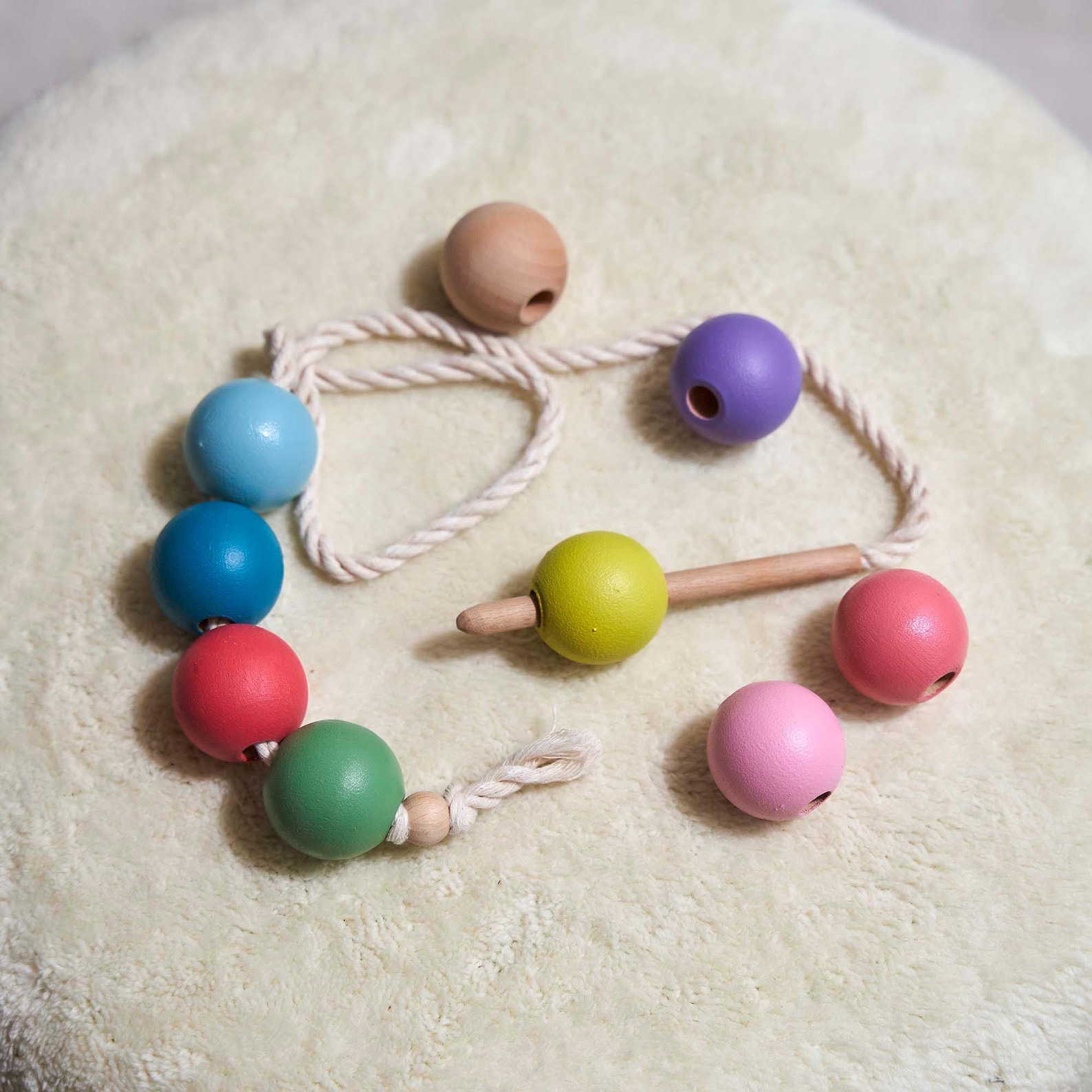 Wooden Lacing Toy, Rainbow Balls, Threading Beads Montessori Game for ...