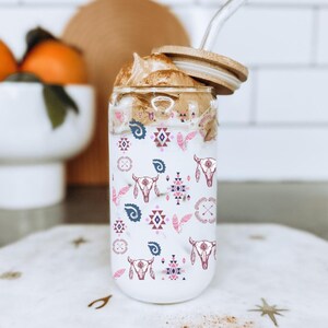 Western Boho Cowgirl Sipper Glass | Trendy 16oz Aesthetic Iced Coffee Glass Cup with Bamboo Lid and Straw | Beer Can Glass Tumbler
